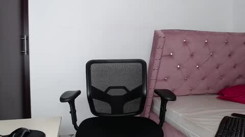 Snapshot of blacknikes chatting on March 2, 2025, 7:02 pm Twtter 1MikeBeckford Onlyfns beckfordmike online show from March 2, 2025, 7:02 pm