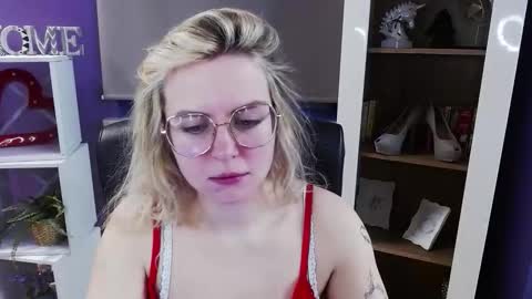 Z O E Y online show from March 2, 2026, 5:30 am