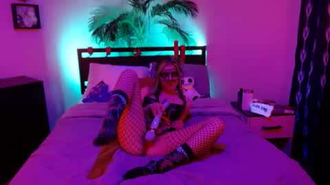 Snapshot of blackrxse chatting on December 16, 2024, 7:04 am Roselina online show from December 16, 2024, 7:04 am