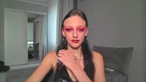 Snapshot of blacky_berry chatting on October 29, 2025, 1:24 pm Ivy online show from October 29, 2025, 1:24 pm