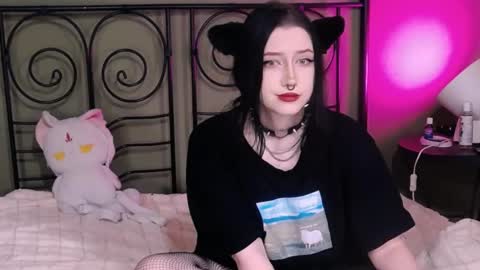 Snapshot of blacky_tea chatting on October 17, 2025, 10:12 pm blacky_tea online show from October 17, 2025, 10:12 pm