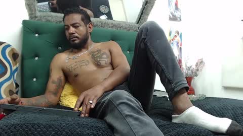 Snapshot of blade_foxx chatting on January 24, 2025, 12:42 am Richard online show from January 24, 2025, 12:42 am