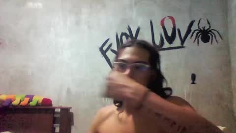 Snapshot of blade_sensual chatting on December 15, 2025, 4:39 am blade_sensual online show from December 15, 2025, 4:39 am