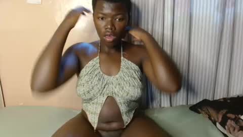 Snapshot of blair_sue chatting on April 28, 2026, 1:27 pm love online show from April 28, 2026, 1:27 pm