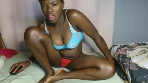 Snapshot of blair_sue chatting on June 5, 2026, 11:16 am love online show from June 5, 2026, 11:16 am