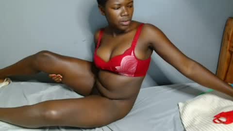 Snapshot of blair_sue chatting on June 24, 2026, 12:09 am love online show from June 24, 2026, 12:09 am