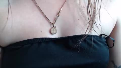   online show from November 26, 2025, 1:01 pm