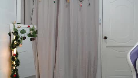   online show from December 3, 2025, 1:53 pm