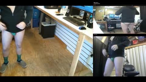 Snapshot of blakenextdoor chatting on December 1, 2024, 8:53 pm Blake Jonson online show from December 1, 2024, 8:53 pm