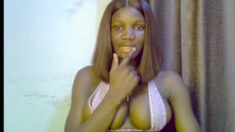 nikky00 online show from April 12, 2026, 9:25 am