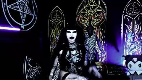 Snapshot of blasphemiangxrl chatting on October 23, 2025, 9:13 pm online show from October 23, 2025, 9:13 pm