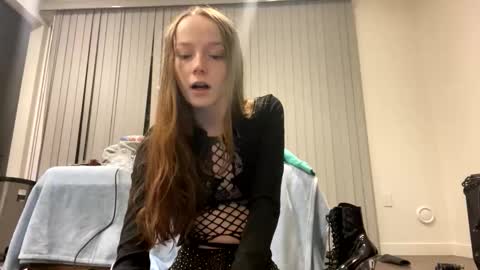blazed_babezzz online show from February 9, 2026, 3:32 am