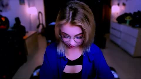 Snapshot of blinkofeyess chatting on October 30, 2025, 6:59 am Nicole online show from October 30, 2025, 6:59 am