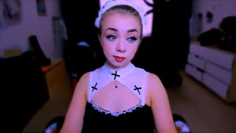 Snapshot of blinkofeyess chatting on November 1, 2025, 9:11 am Nicole online show from November 1, 2025, 9:11 am