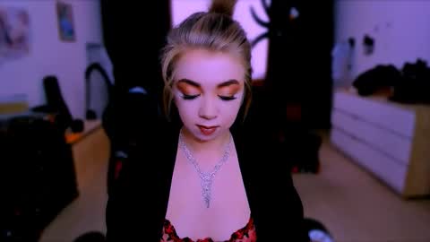 Snapshot of blinkofeyess chatting on November 5, 2025, 8:03 am Nicole online show from November 5, 2025, 8:03 am