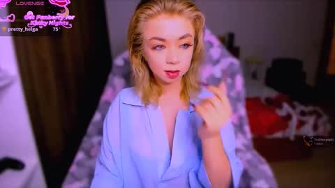 Snapshot of blinkofeyess chatting on November 24, 2025, 10:37 am Nicole online show from November 24, 2025, 10:37 am