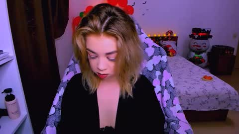 Snapshot of blinkofeyess chatting on November 30, 2025, 11:47 am Nicole online show from November 30, 2025, 11:47 am