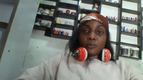 Lola online show from June 19, 2026, 11:36 am