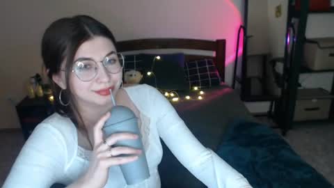Snapshot of blodiri chatting on June 19, 2026, 5:28 pm BlodiRi online show from June 19, 2026, 5:28 pm