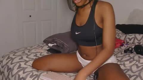 Snapshot of bloggirllaurel chatting on December 15, 2025, 5:44 am bloggirllaurel online show from December 15, 2025, 5:44 am