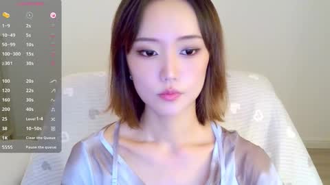 YoYo online show from October 2, 2025, 3:13 am