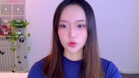 Snapshot of blon_kater chatting on June 1, 2026, 8:27 am YoYo online show from June 1, 2026, 8:27 am