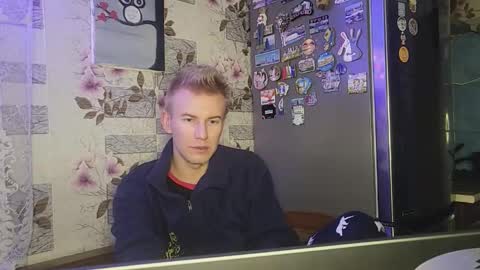 blond_boy69 online show from January 18, 2026, 12:14 am