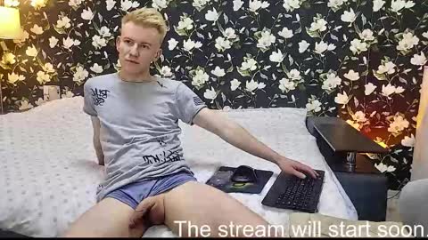 Snapshot of blond_boy69 chatting on May 13, 2026, 9:44 pm blond_boy69 online show from May 13, 2026, 9:44 pm