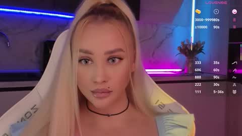 Lana online show from November 15, 2025, 12:45 pm