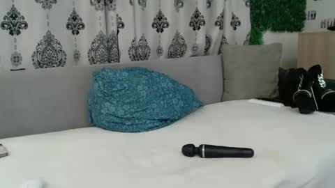 blonddaiana23 online show from November 15, 2025, 2:42 am