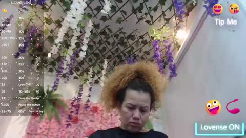 blonde_squirt_ online show from January 16, 2026, 10:41 am