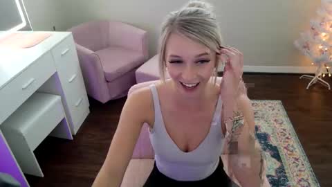 Blonde Stella online show from January 16, 2026, 4:44 pm