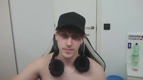 Snapshot of blondeharddick chatting on March 2, 2026, 6:15 pm blondeharddick online show from March 2, 2026, 6:15 pm