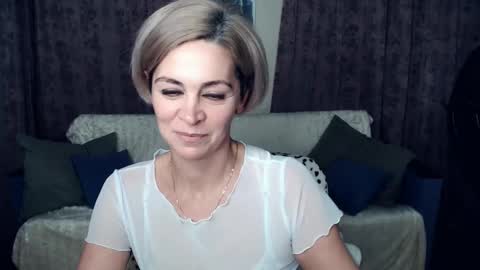 Snapshot of blondemommy_77 chatting on December 8, 2024, 8:47 pm Lola online show from December 8, 2024, 8:47 pm