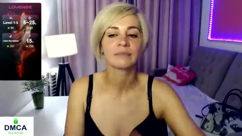Snapshot of blondemommy_77 chatting on June 29, 2026, 7:36 pm Lola online show from June 29, 2026, 7:36 pm