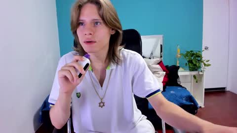 Snapshot of blondie_lover69 chatting on January 27, 2025, 8:07 pm Maleeth online show from January 27, 2025, 8:07 pm