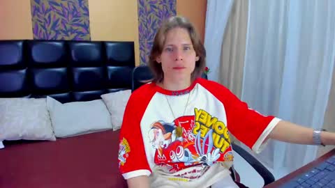 Snapshot of blondie_lover69 chatting on February 4, 2025, 7:33 pm Maleeth online show from February 4, 2025, 7:33 pm