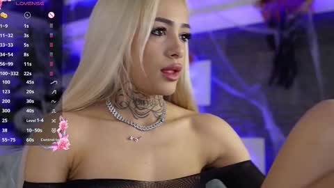 Snapshot of blondie_muller chatting on October 29, 2025, 9:05 pm blondie_muller online show from October 29, 2025, 9:05 pm