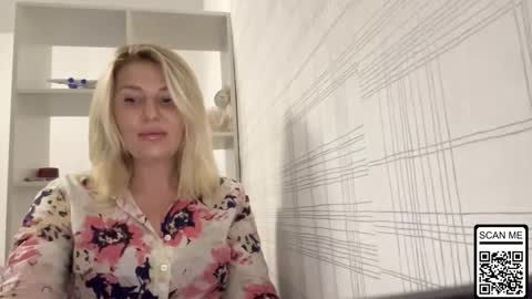 blondie_xoxoxo online show from October 25, 2025, 4:46 pm