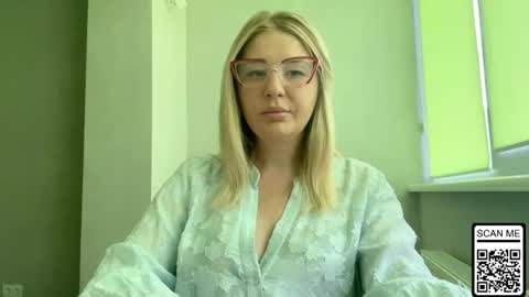 Snapshot of blondie_xoxoxo chatting on July 10, 2026, 10:18 am blondie_xoxoxo online show from July 10, 2026, 10:18 am