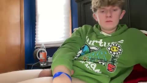 Snapshot of blondiedicks1 chatting on November 18, 2025, 7:18 pm blondiedicks1 online show from November 18, 2025, 7:18 pm