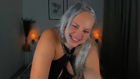 Snapshot of blondini_ chatting on July 18, 2026, 1:59 pm Nikolla online show from July 18, 2026, 1:59 pm