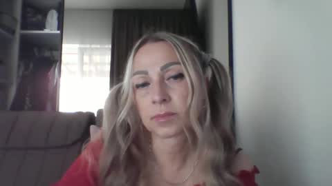 Snapshot of blondkitti chatting on September 9, 2025, 7:52 am Iren online show from September 9, 2025, 7:52 am