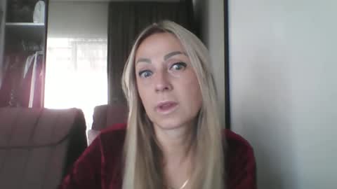Snapshot of blondkitti chatting on September 10, 2025, 7:41 am Iren online show from September 10, 2025, 7:41 am