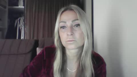 Snapshot of blondkitti chatting on September 11, 2025, 6:57 am Iren online show from September 11, 2025, 6:57 am