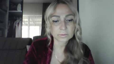 Snapshot of blondkitti chatting on September 15, 2025, 1:22 pm Iren online show from September 15, 2025, 1:22 pm