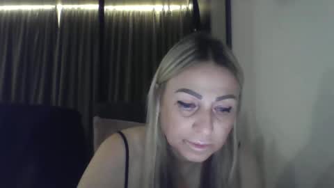 Snapshot of blondkitti chatting on October 16, 2025, 6:53 pm Iren online show from October 16, 2025, 6:53 pm