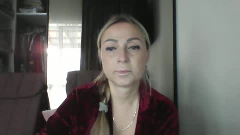Snapshot of blondkitti chatting on October 30, 2025, 9:00 am Iren online show from October 30, 2025, 9:00 am
