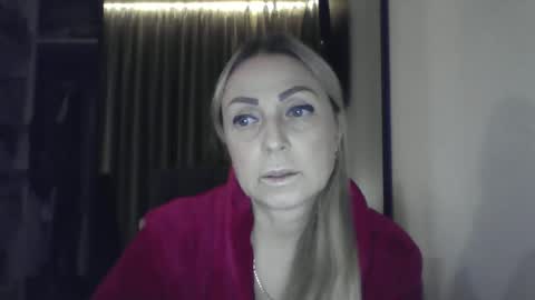 Snapshot of blondkitti chatting on November 6, 2025, 3:02 pm Iren online show from November 6, 2025, 3:02 pm