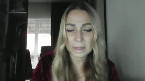 Snapshot of blondkitti chatting on November 13, 2025, 12:59 pm Iren online show from November 13, 2025, 12:59 pm